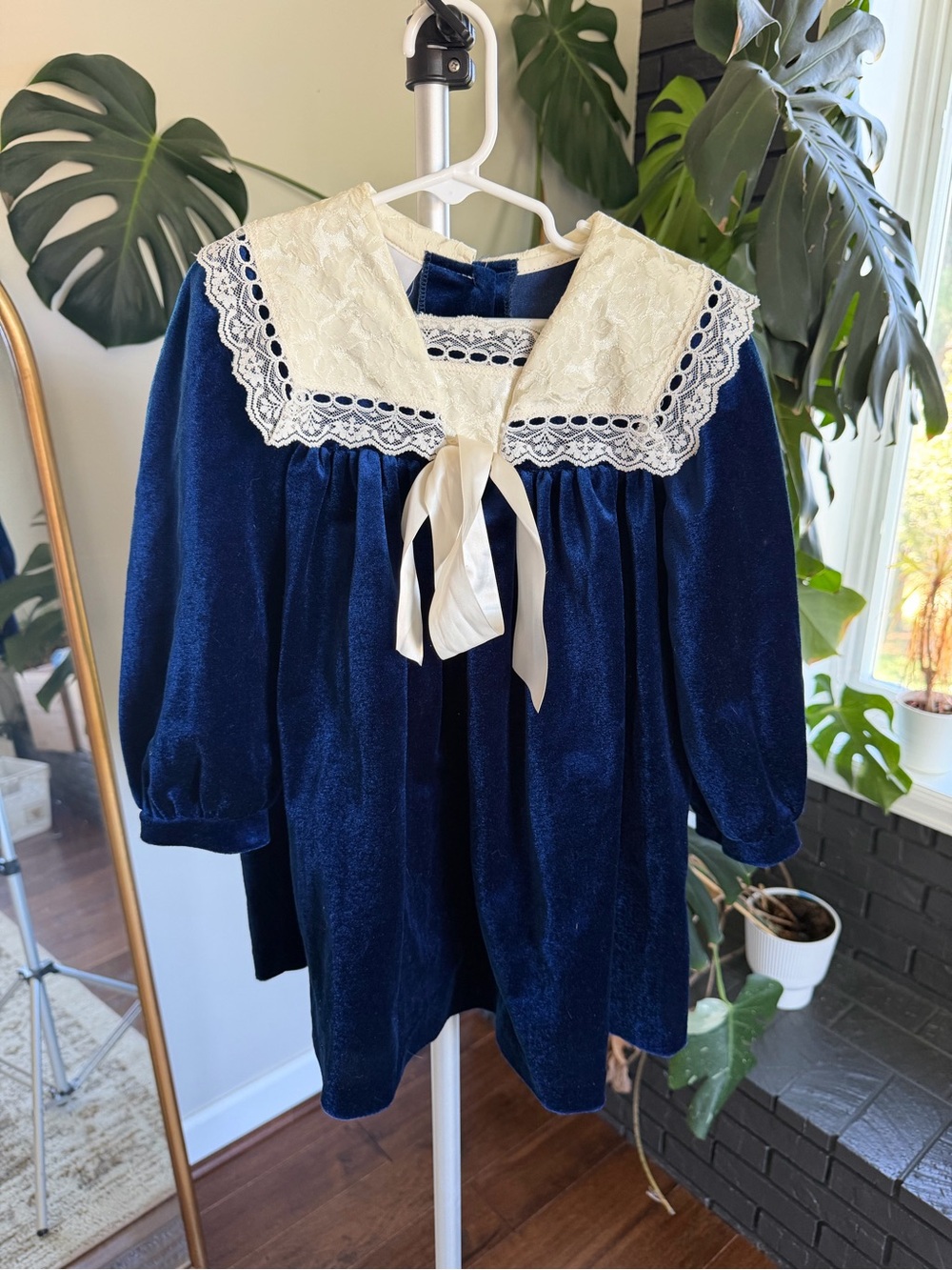 Vintage Bonnie Jean Girls Size 5 Navy Blue Velvet Dress Lace Sailor Collar 80s
